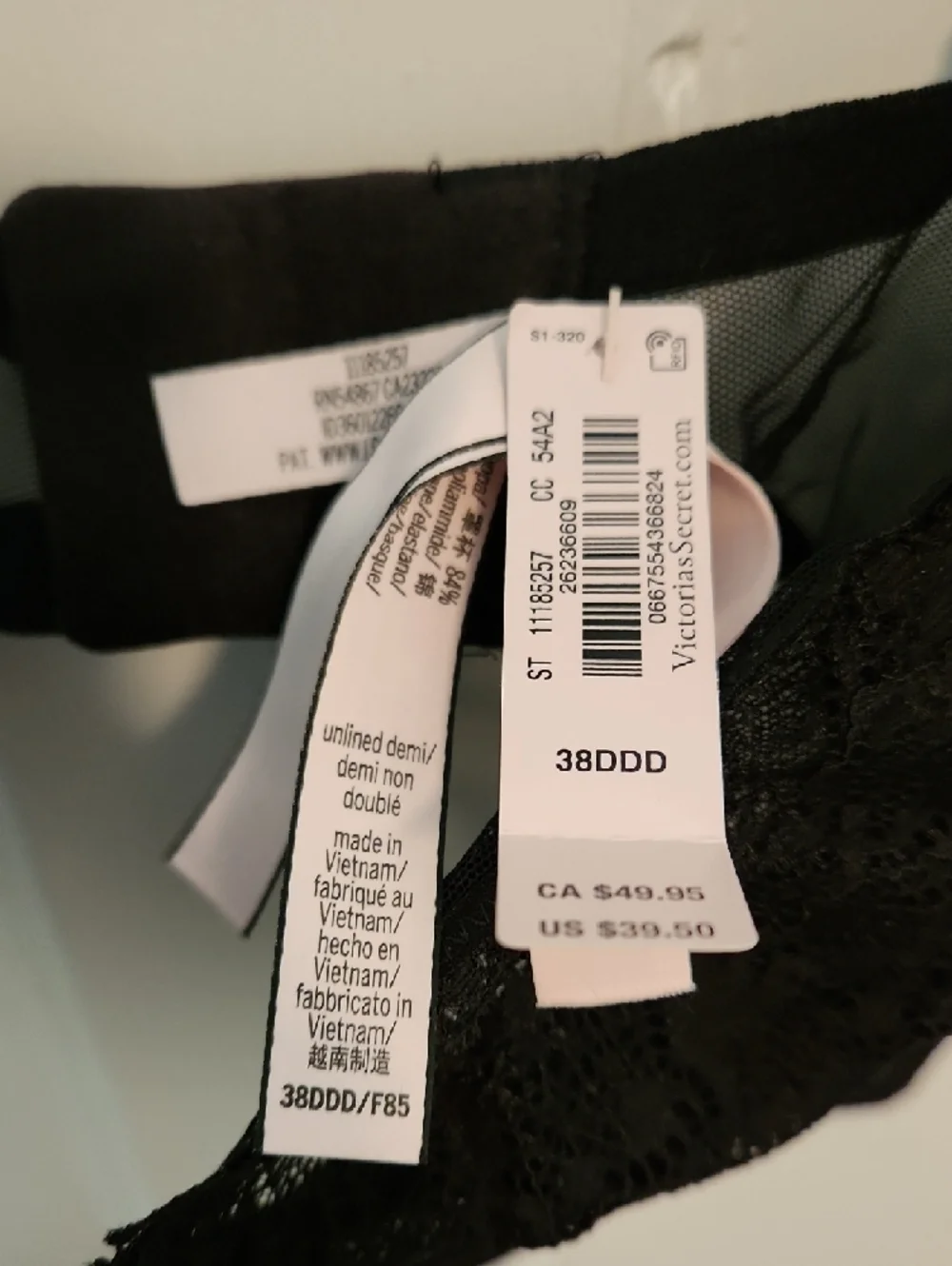 Victoria's Secret Black Lace Underwire Bra - Picture 2 of 6